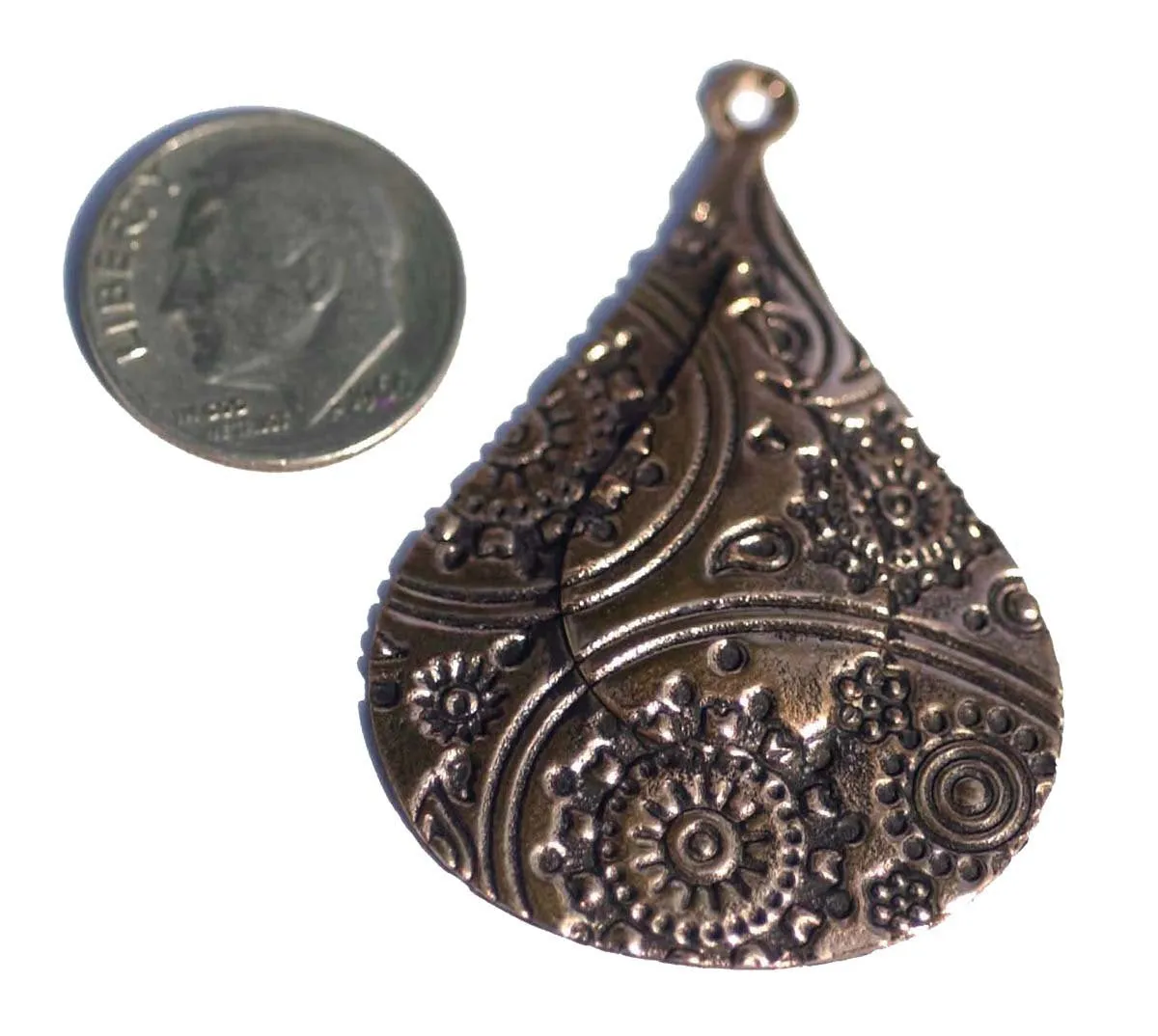 Teardrop Paisley Texture with Embossed teardrop 44mm x 31mm